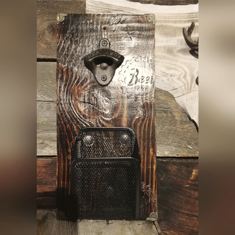 decapsuleur mural biere , ouvre bouteille mural , wall hanging bottle